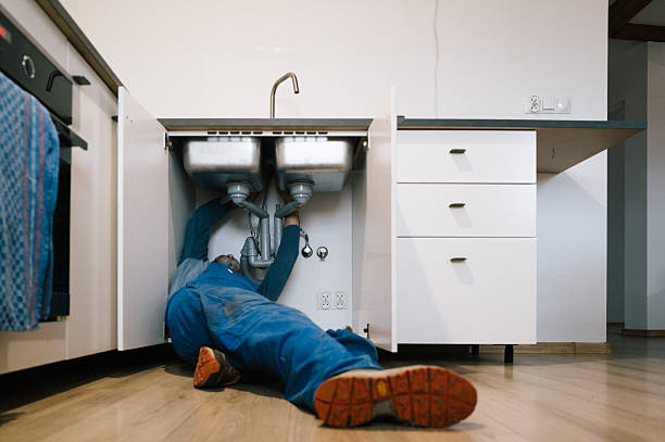 Professional Drain Cleaning technician working in Altadena, CA